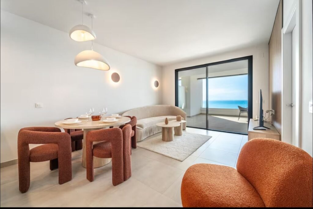 SEAVIEWS RESERVE THE BREEZE