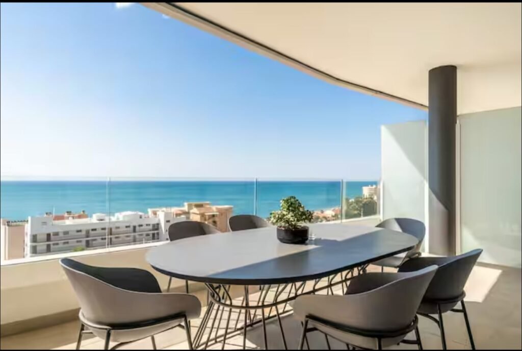 SEAVIEWS RESERVE THE BREEZE